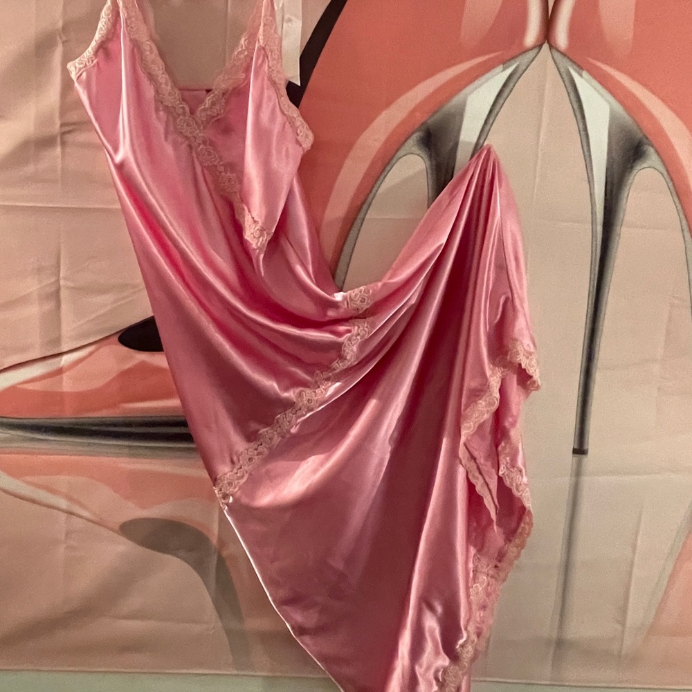 Pink luxurious long gown size 1X - Discounted